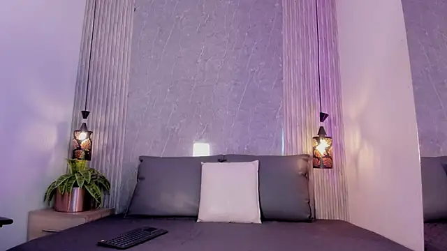 Snapshot of Charlotte_fuentes chatting on May 2026 12:33:01 PM Charlotte fuentes online show from May 2026 12:33:01 PM