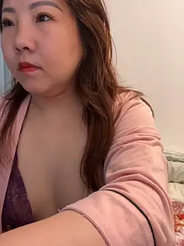 Snapshot of yhan1314 chatting on April 2026 07:45:01 AM yhan1314 online show from April 2026 07:45:01 AM