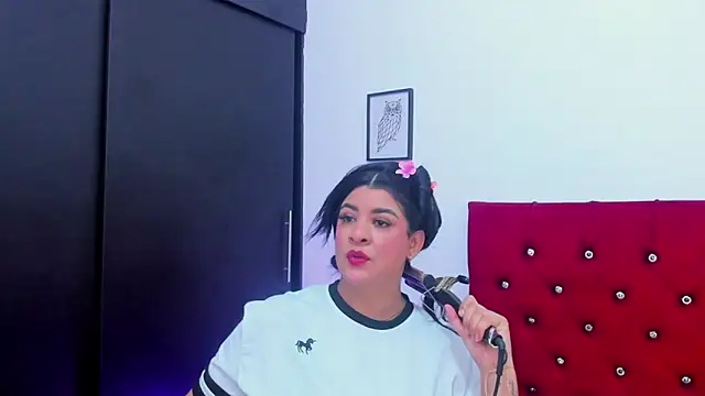 Katty West online show from May 2026 07:32:01 PM