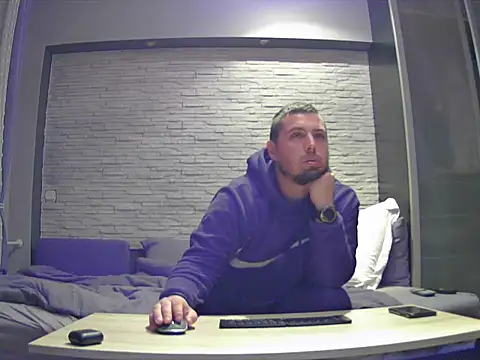 Sebq95 online show from April 2026 06:12:02 PM