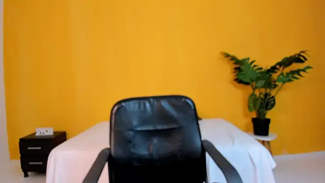 arianarousee online show from April 2026 06:14:02 PM