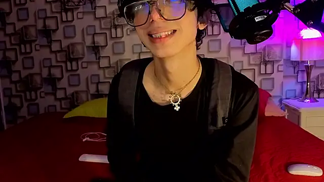 Snapshot of Twink_Sebas7 chatting on May 2026 12:12:02 PM Twink Sebas7 online show from May 2026 12:12:02 PM