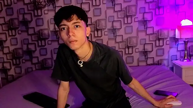 Snapshot of Twink_Sebas7 chatting on May 2026 12:12:01 PM Twink Sebas7 online show from May 2026 12:12:01 PM
