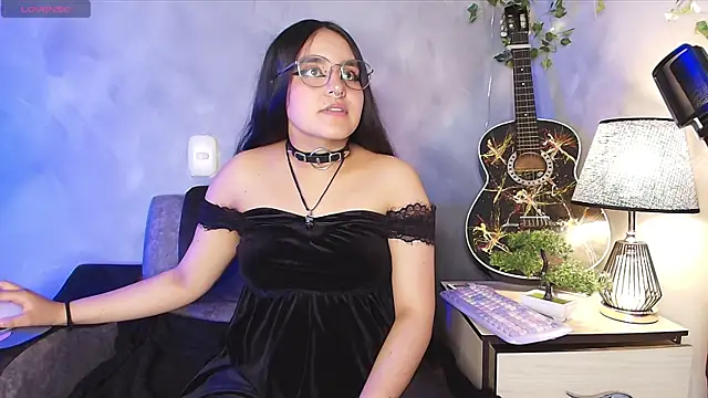 Snapshot of ambar__devon chatting on April 2026 08:14:01 PM ambar devon online show from April 2026 08:14:01 PM