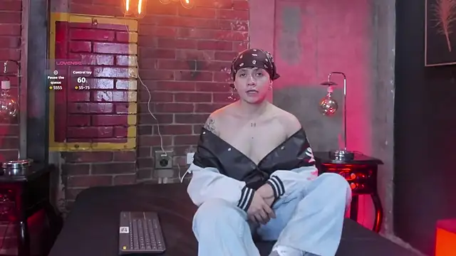 MissaelRossi online show from April 2026 08:35:02 PM