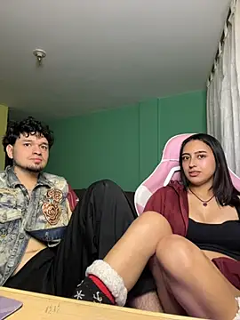 hotlatinocouple   online show from May 2026 11:01:04 PM