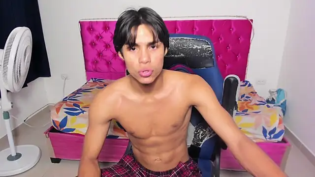 Snapshot of skinny_sam chatting on July 2026 05:14:02 AM skinny sam online show from July 2026 05:14:02 AM