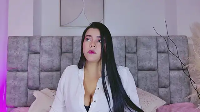 Snapshot of FloraKamelia chatting on April 2026 08:13:02 PM FloraKamelia online show from April 2026 08:13:02 PM