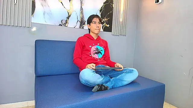 Snapshot of RAPHAEL_NYON1 chatting on April 2026 03:44:02 AM RAPHAEL NYON1 online show from April 2026 03:44:02 AM