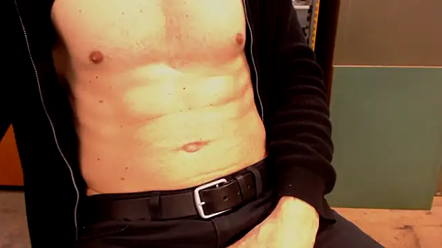 Snapshot of Blackandblue2000 chatting on April 2026 07:26:02 AM Blackandblue2000 online show from April 2026 07:26:02 AM