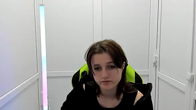 GoldenKiss online show from April 2026 06:30:01 AM