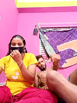 Snapshot of Hot-Couple4 chatting on April 2026 05:17:02 PM Hot-Couple4 online show from April 2026 05:17:02 PM
