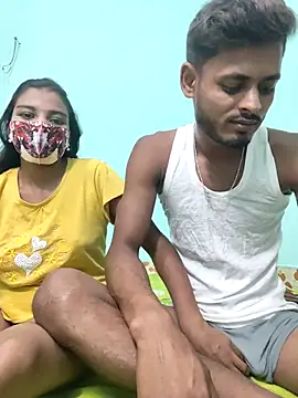 Snapshot of Hot-Couple4 chatting on May 2026 04:47:02 PM Hot-Couple4 online show from May 2026 04:47:02 PM