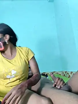 Snapshot of Hot-Couple4 chatting on May 2026 04:01:02 PM Hot-Couple4 online show from May 2026 04:01:02 PM