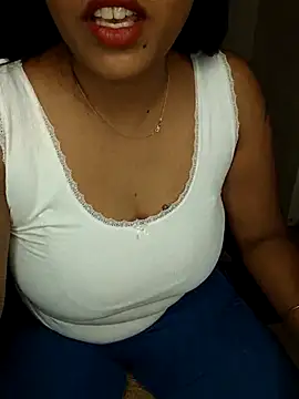 Snapshot of Tamilmoon006 chatting on July 2026 02:51:01 PM Tamilmoon006 online show from July 2026 02:51:01 PM