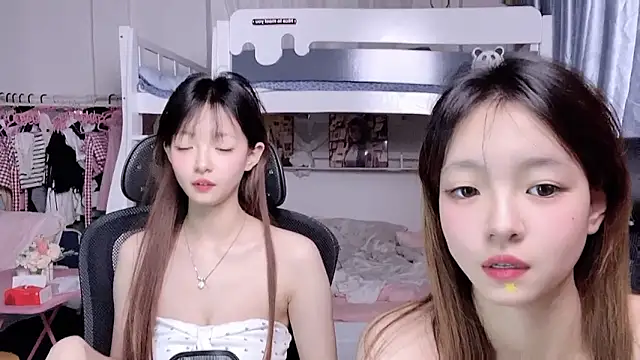 Snapshot of xiaoqiao-daqiao chatting on April 2026 03:50:01 PM xiaoqiao-daqiao online show from April 2026 03:50:01 PM