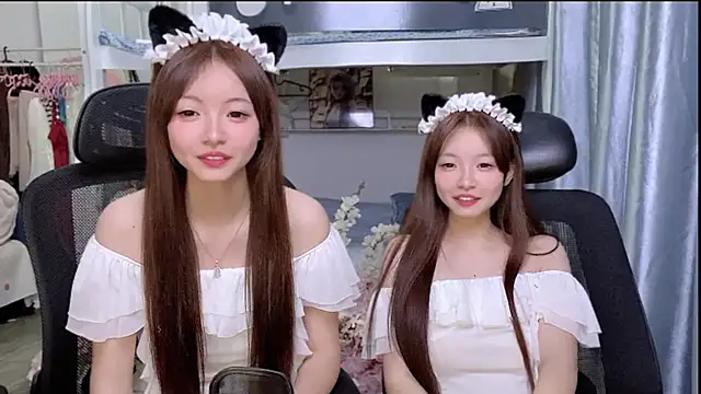 Snapshot of xiaoqiao-daqiao chatting on May 2026 07:45:02 PM xiaoqiao-daqiao online show from May 2026 07:45:02 PM