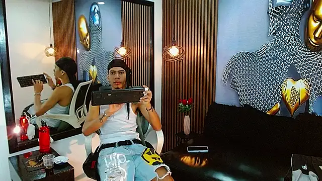 Snapshot of Skinny_cute_Alyer chatting on June 2026 02:22:01 AM Skinny cute Alyer online show from June 2026 02:22:01 AM