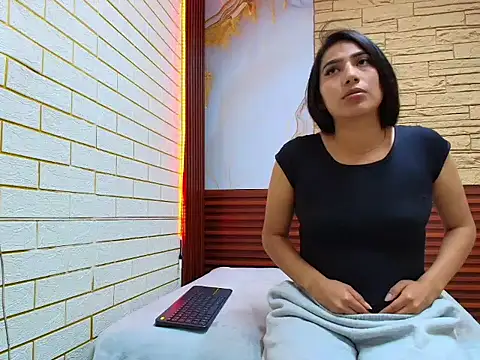 Snapshot of mellaniemonroe303av chatting on April 2026 09:41:02 PM mellaniemonroe303av online show from April 2026 09:41:02 PM