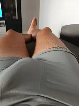 Snapshot of Fontanero38 chatting on August 2026 01:35:01 PM Fontanero38 online show from August 2026 01:35:01 PM