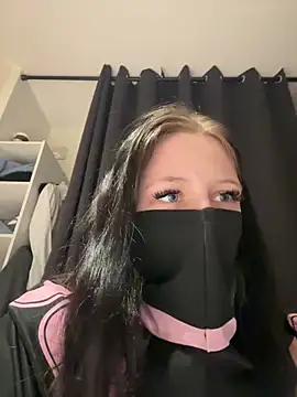 groslolo67 online show from April 2026 06:35:01 PM