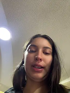 Lucyfer-fire online show from May 2026 11:15:01 AM