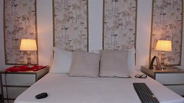 jade spinters online show from June 2026 07:40:01 PM