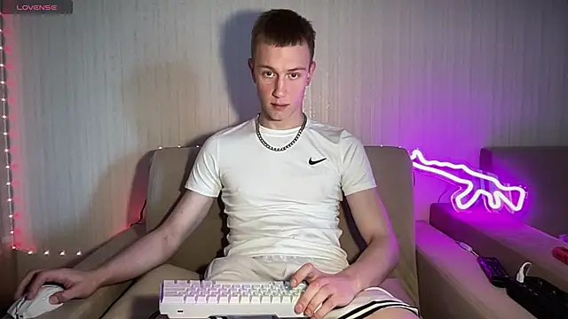 Snapshot of Travis_Gracile chatting on June 2026 08:58:01 AM Travis Gracile online show from June 2026 08:58:01 AM
