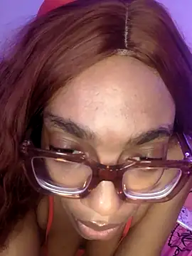 ChocolatCoveredStrawberry online show from April 2026 07:07:01 AM