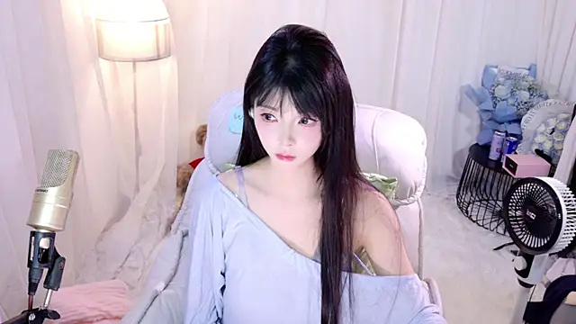 Zoe-001 online show from April 2026 02:08:02 PM