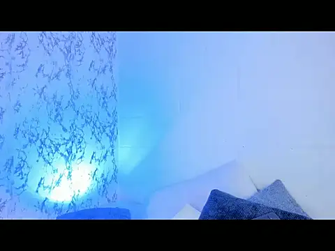 Snapshot of gia_hofman chatting on May 2026 12:11:01 PM gia hofman online show from May 2026 12:11:01 PM
