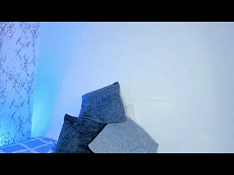 Snapshot of gia_hofman chatting on May 2026 12:33:01 PM gia hofman online show from May 2026 12:33:01 PM