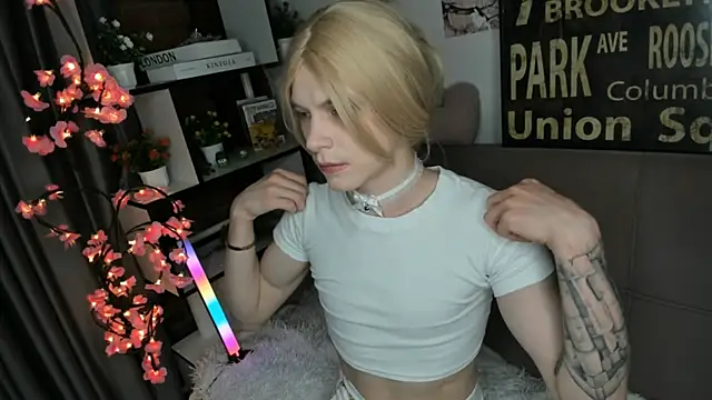 TwinkWhite online show from May 2026 09:56:02 PM