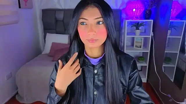 Snapshot of Perlaa_moon_ chatting on June 2026 02:49:02 PM Perlaa moon online show from June 2026 02:49:02 PM