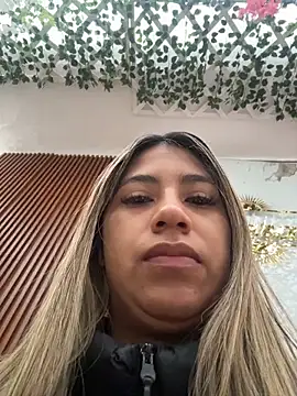 Kimmiebellarie online show from June 2026 12:25:01 PM