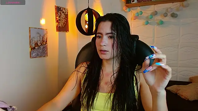 Snapshot of rosaleia_ chatting on June 2026 04:37:01 AM rosaleia online show from June 2026 04:37:01 AM