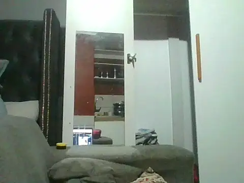 Snapshot of SweetBelly1 chatting on April 2026 06:37:01 PM SweetBelly1 online show from April 2026 06:37:01 PM