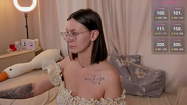 Snapshot of WitchBitch_13 chatting on May 2026 03:57:02 AM WitchBitch 13 online show from May 2026 03:57:02 AM