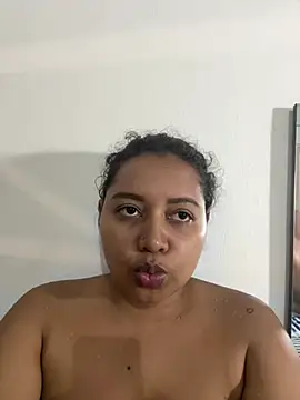 Snapshot of Ninibella chatting on July 2026 11:33:01 PM Ninibella online show from July 2026 11:33:01 PM
