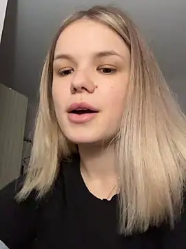 Snapshot of KimEvanss chatting on June 2026 05:27:01 PM KimEvanss online show from June 2026 05:27:01 PM