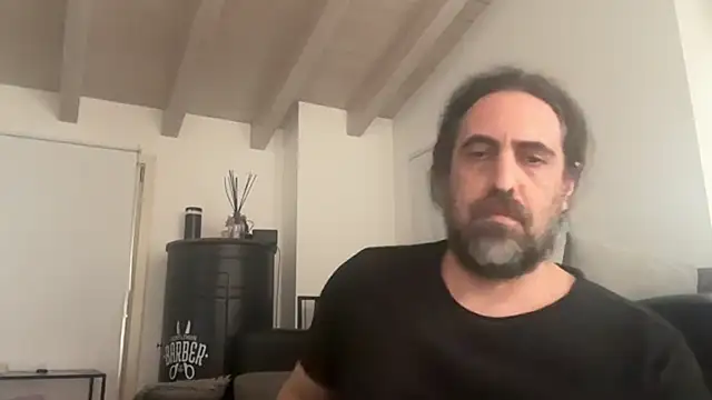 Snapshot of Mach3t3 chatting on April 2026 10:32:01 AM Mach3t3 online show from April 2026 10:32:01 AM