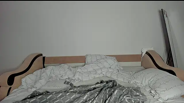 Snapshot of SurfSexCouple1 chatting on May 2026 10:06:02 PM SurfSexCouple1 online show from May 2026 10:06:02 PM