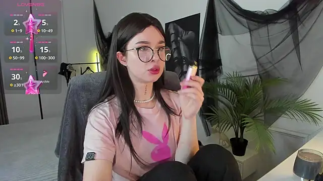 Snapshot of RisoSweet chatting on May 2026 08:46:02 PM RisoSweet online show from May 2026 08:46:02 PM
