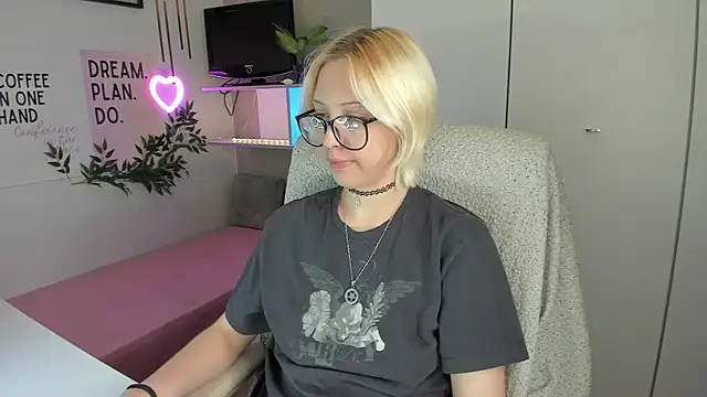 Snapshot of Neko_Sora chatting on May 2026 10:59:02 PM Neko Sora online show from May 2026 10:59:02 PM