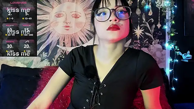 Snapshot of LaxiViolet chatting on July 2026 04:06:01 PM LaxiViolet online show from July 2026 04:06:01 PM