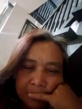 jeanyummytits online show from May 2026 01:37:02 PM