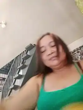 jeanyummytits online show from June 2026 11:25:01 PM