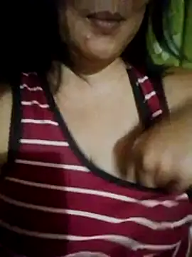 jeanyummytits online show from June 2026 11:46:01 AM