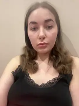 Doris2222 online show from April 2026 07:53:01 PM