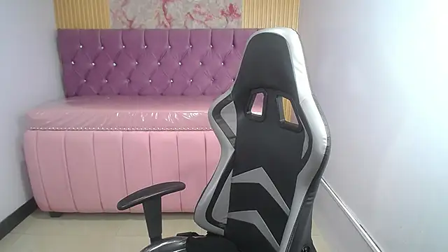 Kailee ch online show from April 2026 01:05:01 PM